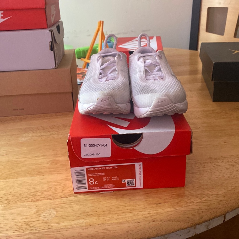 Nike air max 2090 size 8